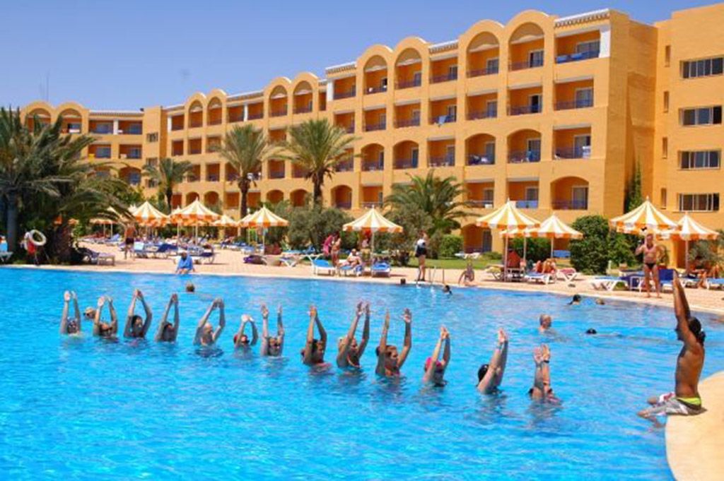 Hotel nour palace & thalasso mahdia Golf activité animation piscine mahdia palace tunisie séjour loisirs entertainement plage mer voyage vacances hébergement réservation booking thalasso spa bien être relax ambiance familiale 